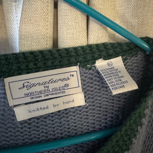 Fall hand knitted cardigan - Picture 2 of 6